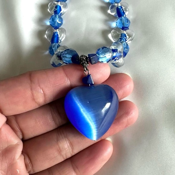 GORGEOUS BLUE GLASS HEART BEADED PENDANT NECKLACE VINTAGE Y2K/ 16" - Picture 4 of 9